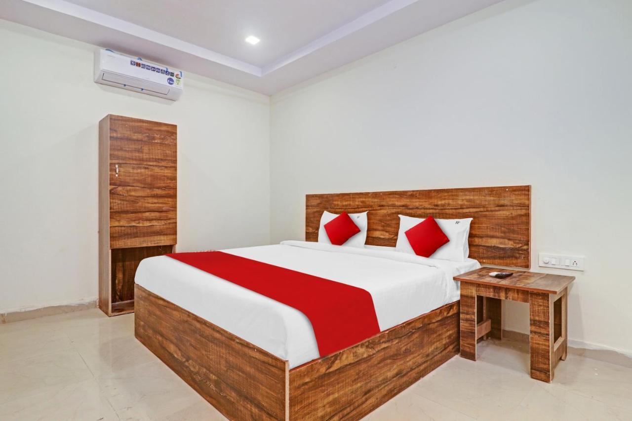 Hotel O R Square Inn Hyderabad Bagian luar foto